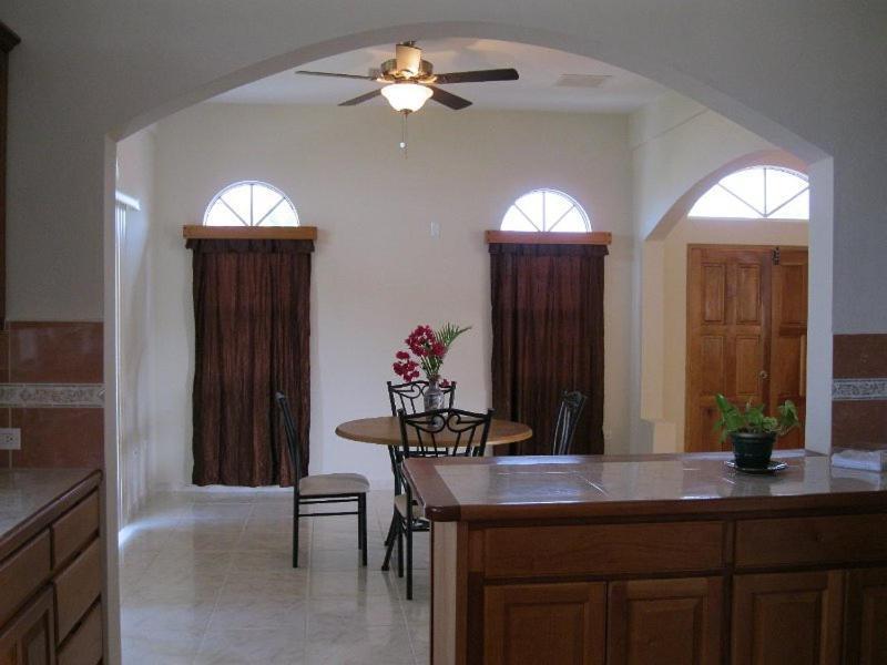 Villa San Juan Belmopan Exterior photo